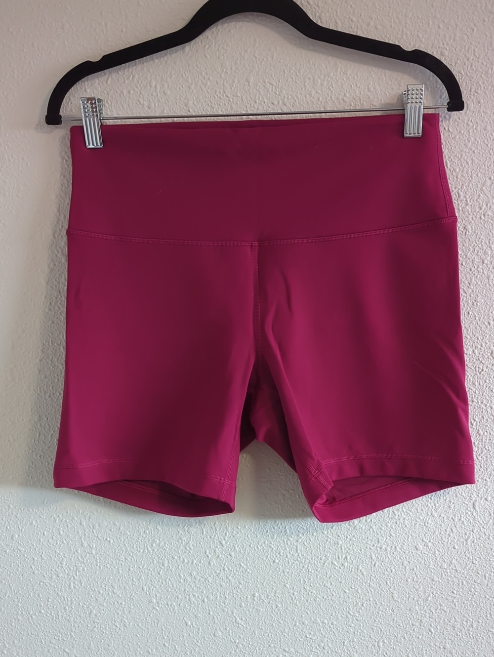 lululemon athletica Magenta Wunder Train HR 6 inch Shorts, size 12